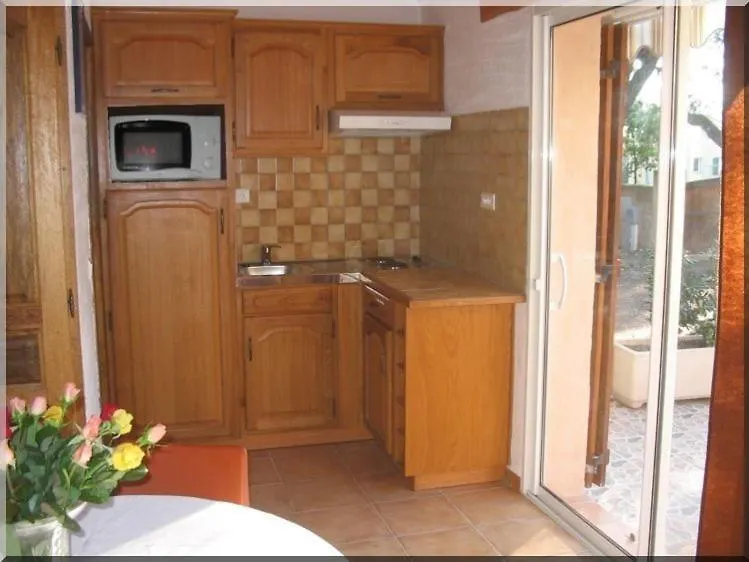 Semesterbostad Location Villa Et Studios Roquebrune-sur Argens Frankrike