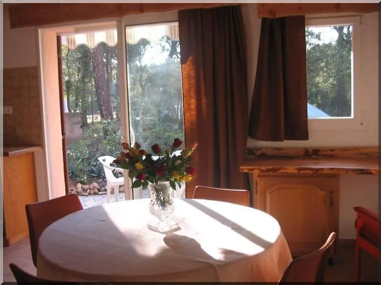 Location Villa Et Studios Roquebrune-sur Argens Semesterbostad