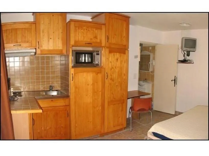 Location Villa Et Studios Roquebrune-sur Argens 0*,  Frankrike