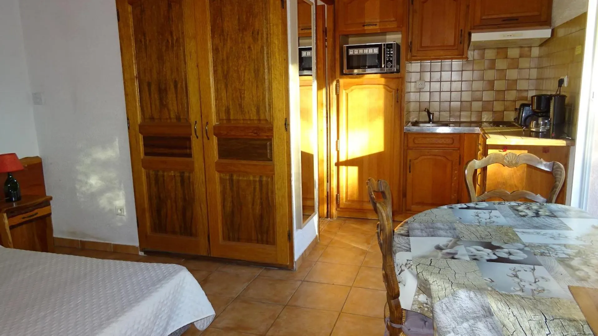 Semesterbostad Location Villa Et Studios Roquebrune-sur Argens