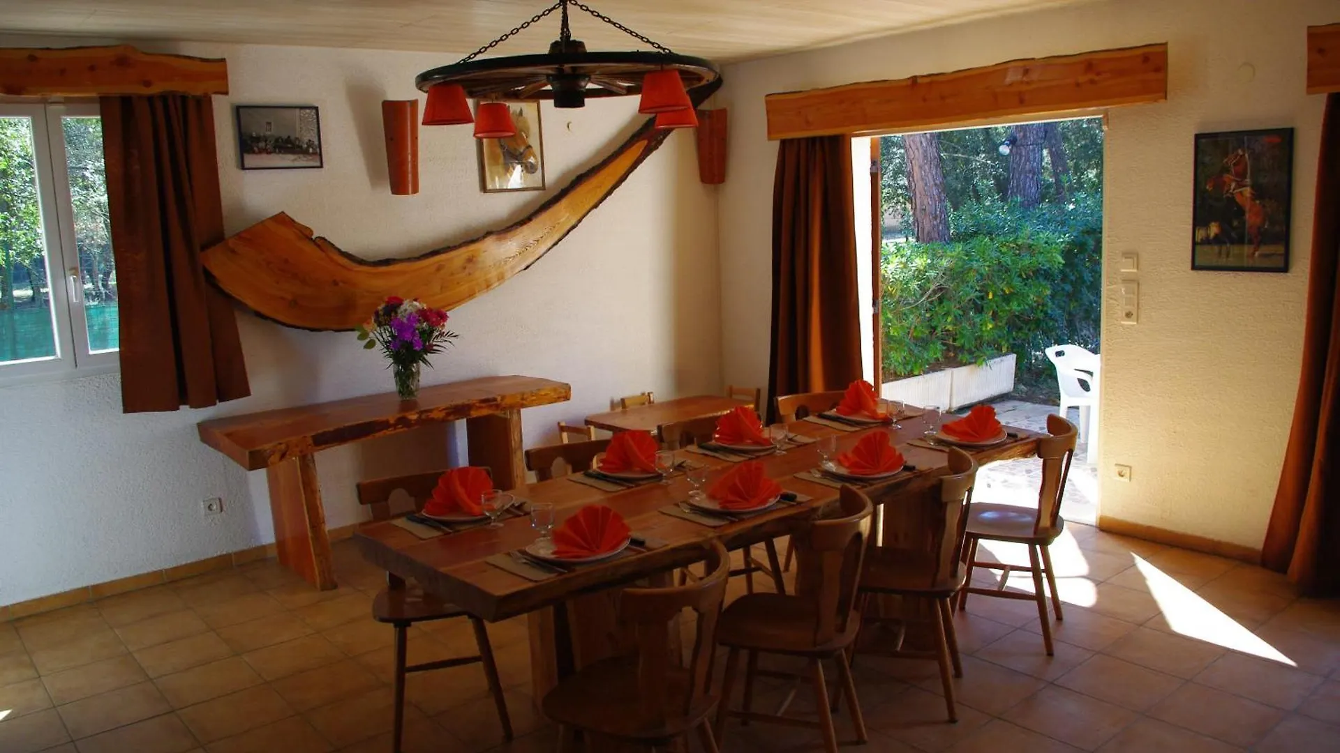 Location Villa Et Studios Roquebrune-sur Argens 0*,