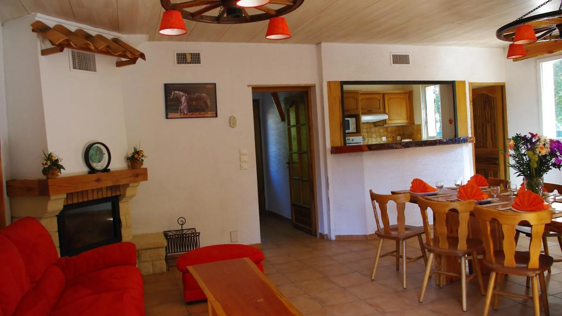 Location Villa Et Studios Roquebrune-sur Argens Semesterbostad