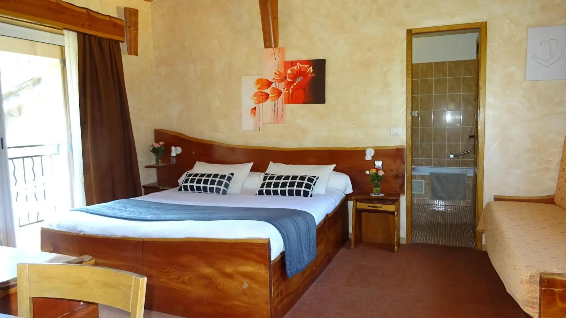 Location Villa Et Studios Roquebrune-sur Argens Frankrike